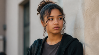 Casting adolescente métisse de 16 ans révolus pour silhouette parlante dans court métrage réalisé par Julie de Bona
