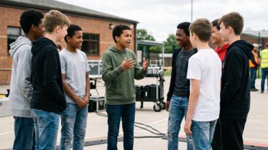 Casting adolescent garçon entre 11 et 14 ans pour silhouette parlante dans long métrage