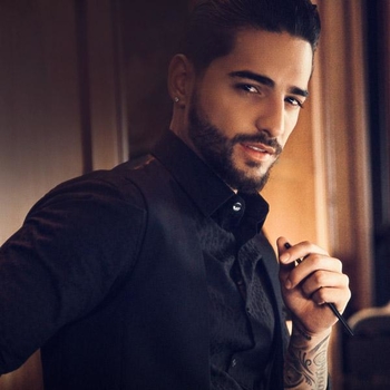 Nous vous apportons peu de chaleur avant la fin d'année avec « Corazón » de Maluma !