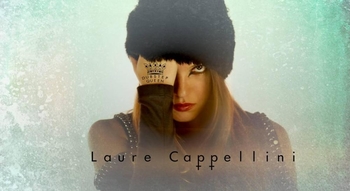 Laure Cappellini est l'une des premières femmes à émerger de la scène Dubstep avec son album "Mes Souffrances"