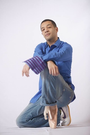 Cartouche sera prochainement sur scène pour son nouveau spectacle: Oui, on vous en dit plus