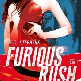 Etre pilote de moto n'est pas chose simple lorsque l'on est une femme, c'est le nouveau roman de S. C. Stephens avec "Furious Rush"