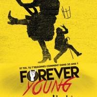 Les membres de la troupe Forever Young vous accueillent au théâtre Bobino