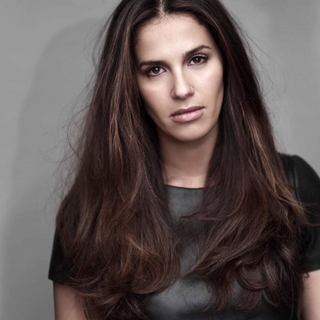 Elisa Tovati sort son troisième album : Le syndrome de Peter Pan!