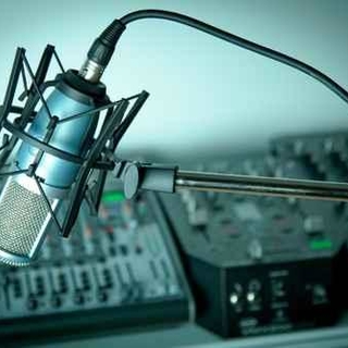 Un animateur radio, c'est quoi? Comment devenir animateur? Casting.fr vous répond!