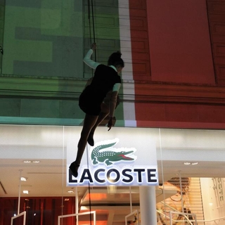 Lacoste investit les Champs Elysées !