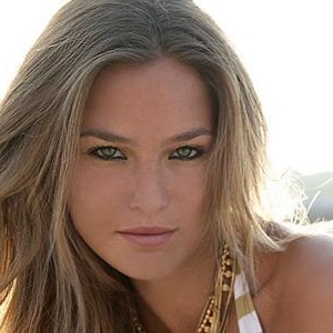 Bar Refaeli : nouvelle égérie de Fashion Bel Air