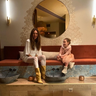 Une idée cadeau pour la fête des mères ? Un Spa en famille : on bulle, on initie les kids au bien-être… Et ça fait du bien !