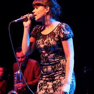 Gagnez des albums de Lady Linn and The Magnificent Seven !