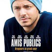 Un nouveau Kev Adams à l'affiche du touchant et décalé film Amis Publics