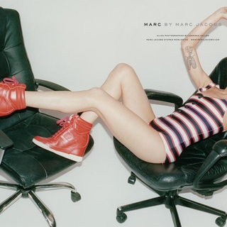 Alice Dellal égérie de Marc by Marc Jacob cet été !