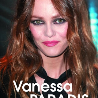 Immergez-vous dans l'intimité de Vanessa Paradis avec le livre d'Erwan Chuberre Saunier "La vague à l'âme" !