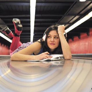 LABRUNE l'amoureuse en colère revient avec son nouvel album "Je pars t'aimer ailleurs" !