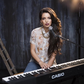 Maeva, membre de casting.fr gagne le jeu concours et rencontre Tal : sa chanteuse préférée