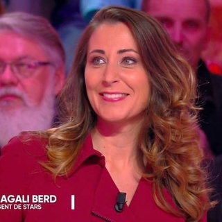 Rencontrez Magali Berdah, l’agent N°1 des stars de la télé réalité, auteur de “Ma vie en réalité”