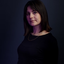 D'un projet de fin d'étude à la scène : Clara Jauvart-Lacoste, comédienne et metteuse en scène d'Hubris, vous raconte le processus créatif autour de la pièce