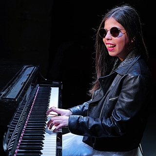 Sarina : Un Voyage Musical et Inspirant entre Passion, Handicap et Engagement