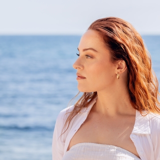 Alexandra Miller, la chanteuse pop et R'n'B révélée dans The Voice of Ireland, annonce la sortie de son EP "Sweetest Morning"