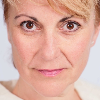 Découvrez tout sur la formation API comédie musicale grâce à sa directrice Nathalie Lefèvre, une artiste à la carrière passionnante