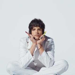 Lasso se dévoile : passion, rêves et émotions avant son concert à Paris