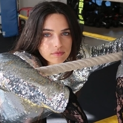 Cardio Drame : Le nouvel album de Philippine, la star montante de la pop française