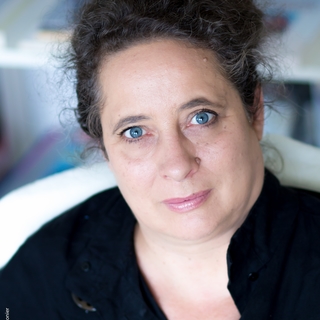 À la rencontre de Sophie Tonneau, comédienne et auteure de la pièce "Je serai toujours là pour te tuer"