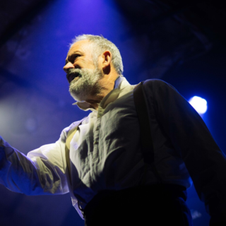 Valjean ! à l’Essaïon Théâtre : Christophe Delessart fait revivre l’âme des Misérables en seul-en-scène