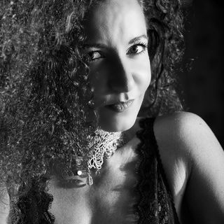 "Il faut provoquer son propre succès" telle est la devise de Léa Voui, directrice artistique du célèbre cabaret Parisien "Secret Square". Elle nous révèle quelles sont selon elle les clefs de la réussite.