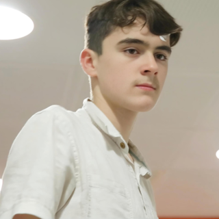 Réaliser un film à seulement 15 ans : le défi d’Axel Vasseur, jeune prodige du cinéma
