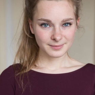 Clémence Viandier, une jeune comédienne qui nous plonge dans l'univers du théâtre pour enfants !