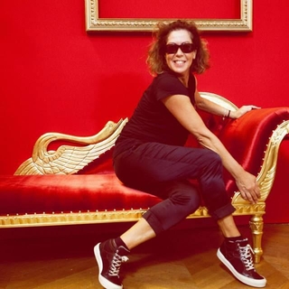 La brillante chorégraphe du Paradis Latin, Mary Laure Philippon vous donne les secrets pour devenir danseuse à votre tour