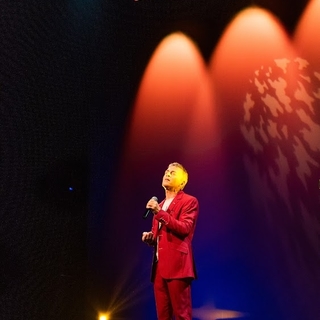 Castings, inspiration et création : L’artiste pluridisciplinaire Hervé Nahel nous plonge dans les coulisses de son parcours artistique et de son nouveau spectacle"Le Genre Idéal"