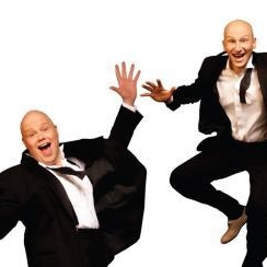 " Rien ne vaut un bon aspirateur pour inspirer l'acteur ". Retrouvez les conseils décalés et tout en humour des demi-frères dans "Duo sur Nougaro"