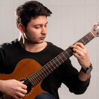 Casting comédien sachant jouer de la guitare entre 18 et 25 ans pour rôle dans série France TV