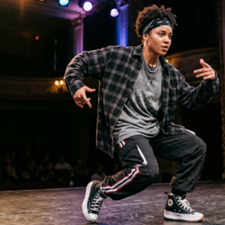 Casting comédienne entre 25 et 35 ans danseuse hip hop pour une reprise de rôle dans une pièce de théâtre