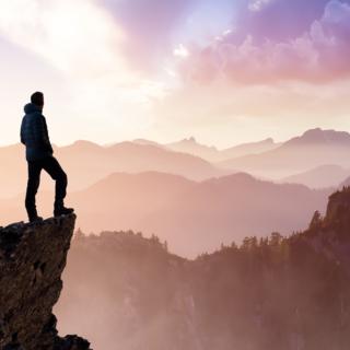 Casting figurant homme entre 18 et 70 ans avec expérience en montagne pour film avec Omar Sy, Vincent Cassel et François Civil