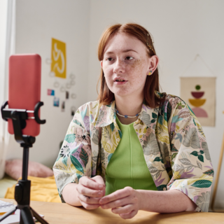 Casting comédienne entre 25 et 40 ans pour publicité réseaux sociaux