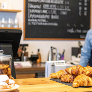 Casting homme et femme entre 55 et 80 ans pour tournage publicité pâtisserie