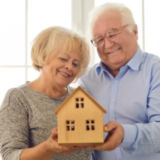 Casting homme et femme sénior entre 60 et 75 ans pour figuration dans spot publicitaire YouTube