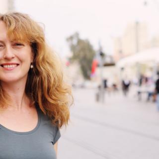 URGENT : Casting femme blonde entre 45 et 55 ans pour doublure dans série