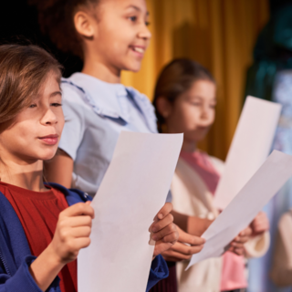 Casting enfant fille et garçon entre 7 et 11 ans pour rôle dans comédie musicale Les Misérables