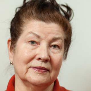 Casting femme sénior de 70 ans et plus pour silhouette dans sketch show Chamouxland 2 de Camille Chamoux