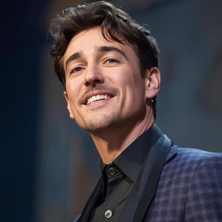 Casting comédien et chanteur entre 20 et 30 ans pour rôle dans comédie musicale au Parc Astérix