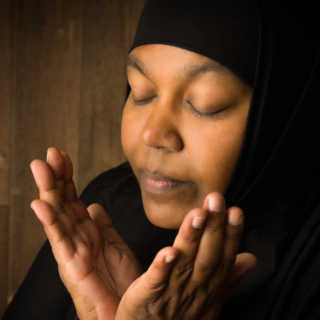 Casting femme d'origine maghrébine ou typée afro pour clip rappeur français