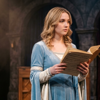 Casting chanteuse et comédienne entre 20 et 30 ans pour le rôle de Fleur de Lys dans la comédie musicale Notre Dame de Paris