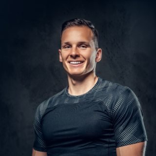 Casting homme sportif entre 30 et 45 ans pour tournage série Netflix La Cage