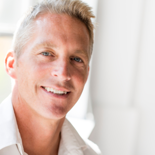 Casting homme entre 40 et 60 ans pour figuration dans spot publicitaire YouTube