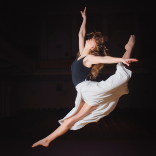 Casting danseuse entre 30 et 35 ans pour tournage publicité à l'international