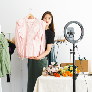 Casting femme entre 20 et 35 ans pour tournage vidéo TikTok et Internet