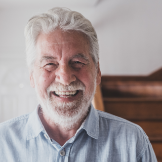 Casting comédien sénior entre 50 et 70 ans pour publicité réseaux sociaux